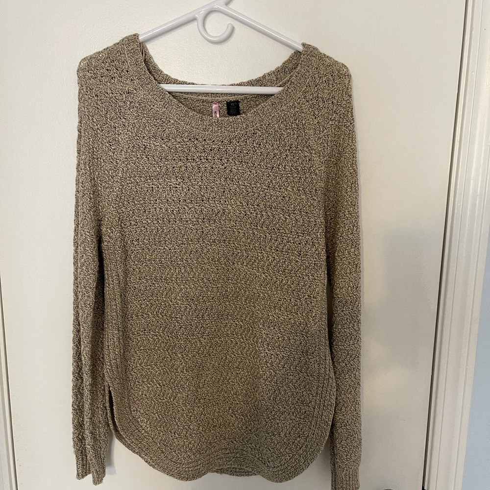 Sweater - Picture 2 of 5